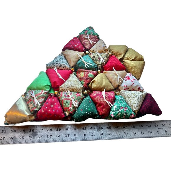 Quilted Christmas Tree Wall Hanging Puffy Green Red Gold - Picture 6 of 6